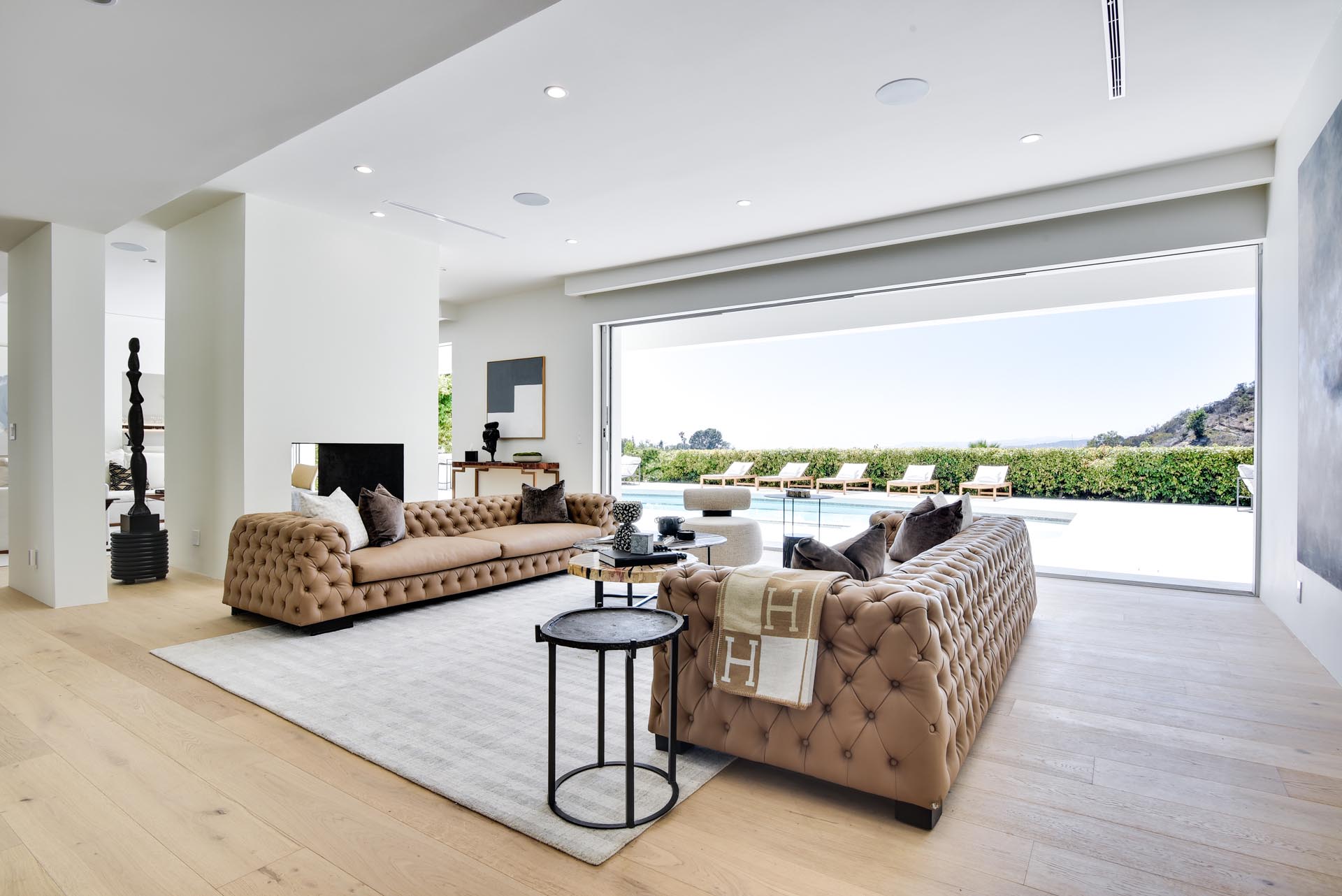 Coren interior living room